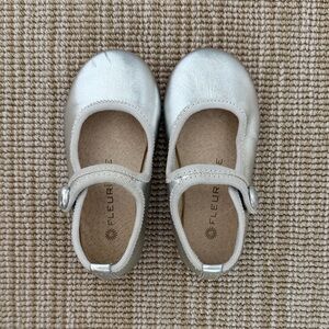 Fleurisse Elizabeth Silver Leather Mary-Jane Shoe With Velcro Closure